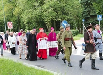 Marsz wdzięczności z legatem papieskim kard. Ladislavem Németem przeszedł tymi samymi ulicami Płocka, którymi  34 lata temu pielgrzymował św. Jan Paweł II.
