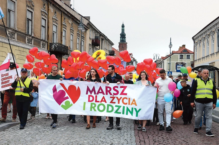Barwny korowód przeszedł ulicami Radomia.