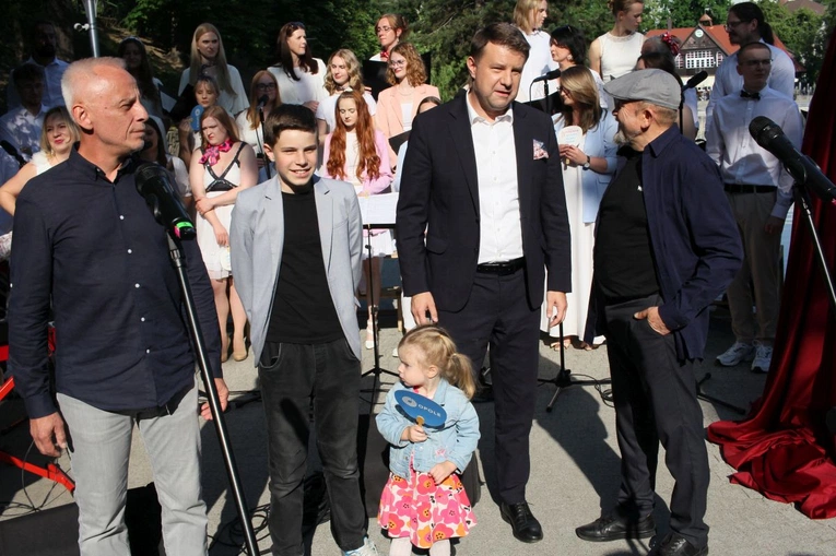 Odsłonięcie rzeźby Ewy Demarczyk nad Stawkiem Zamkowym