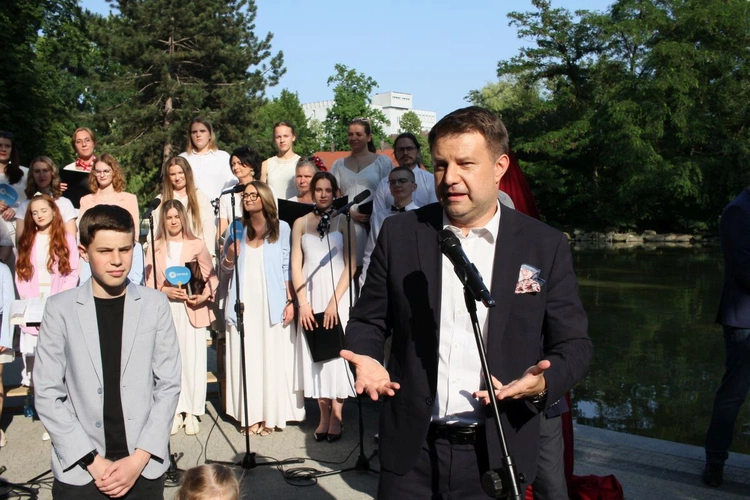 Odsłonięcie rzeźby Ewy Demarczyk nad Stawkiem Zamkowym