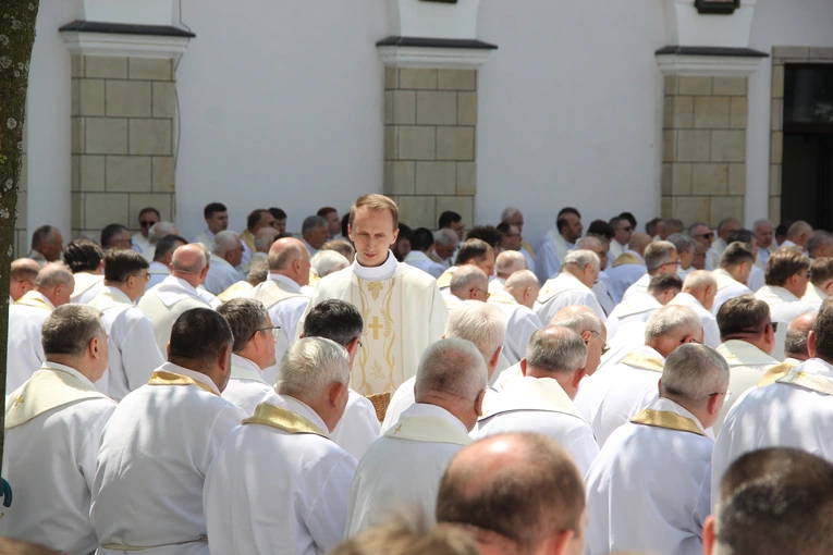 Pielgrzymka tarnowskich kapłanów do Tuchowa