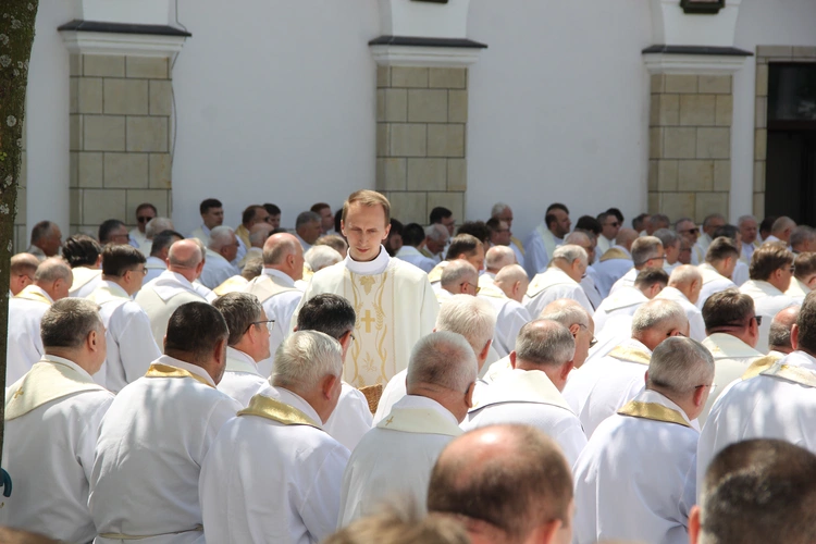 Pielgrzymka tarnowskich kapłanów do Tuchowa
