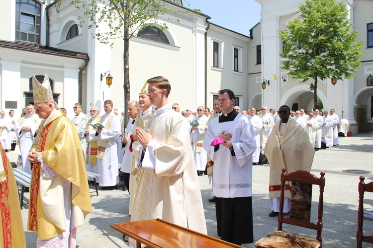 Pielgrzymka tarnowskich kapłanów do Tuchowa