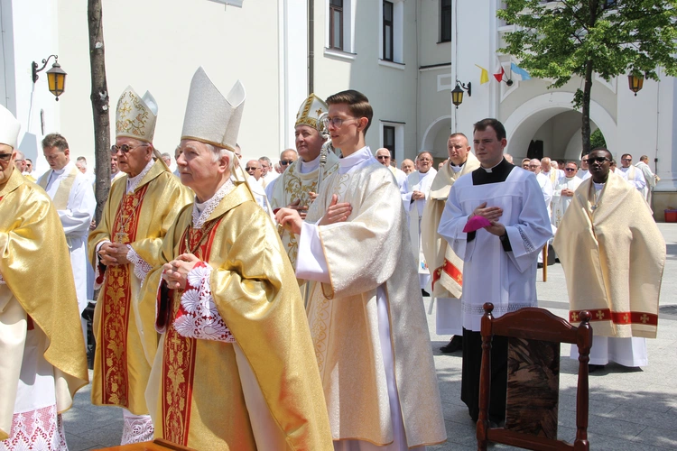 Pielgrzymka tarnowskich kapłanów do Tuchowa