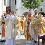 Pielgrzymka tarnowskich kapłanów do Tuchowa
