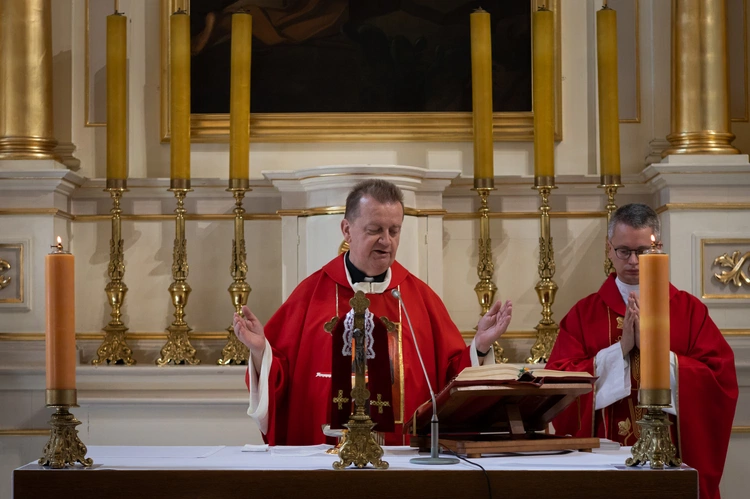 Kurs dla kandydatów na nadzwyczajnych szafarzy Komunii św.