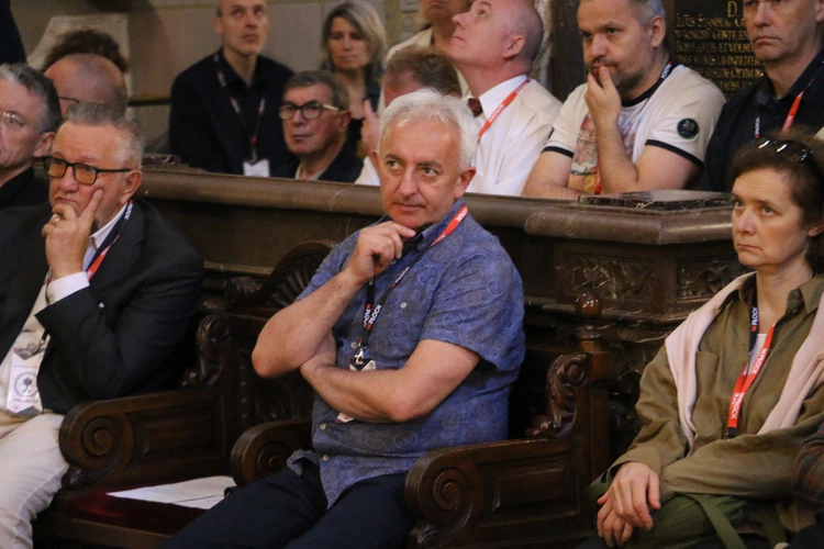 Płock. XII Ogólnopolska Pielgrzymka Nadzwyczajnych Szafarzy Komunii Świętej - cz.I