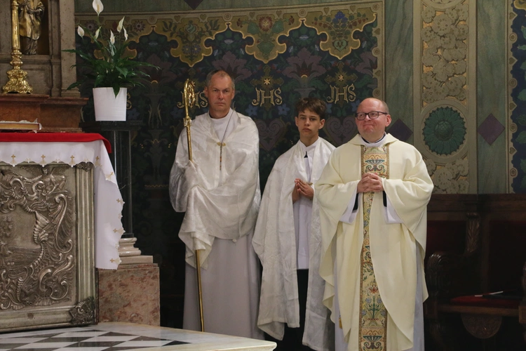 Płock. XII Ogólnopolska Pielgrzymka Nadzwyczajnych Szafarzy Komunii Świętej - cz.II