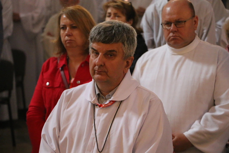 Płock. XII Ogólnopolska Pielgrzymka Nadzwyczajnych Szafarzy Komunii Świętej - cz.II