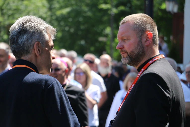 Płock. XII Ogólnopolska Pielgrzymka Nadzwyczajnych Szafarzy Komunii Świętej - cz. III