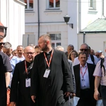 Płock. XII Ogólnopolska Pielgrzymka Nadzwyczajnych Szafarzy Komunii Świętej - cz. III
