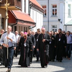 Płock. XII Ogólnopolska Pielgrzymka Nadzwyczajnych Szafarzy Komunii Świętej - cz. III