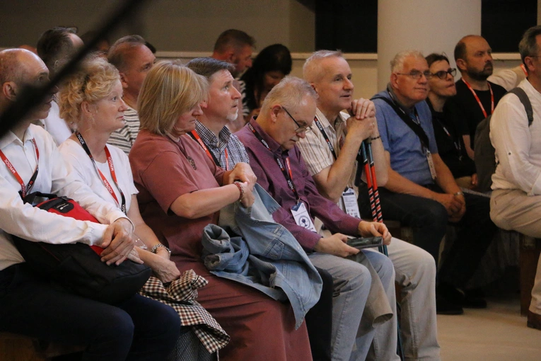 Płock. XII Ogólnopolska Pielgrzymka Nadzwyczajnych Szafarzy Komunii Świętej - cz. III