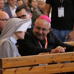 Płock. XII Ogólnopolska Pielgrzymka Nadzwyczajnych Szafarzy Komunii Świętej - cz. III