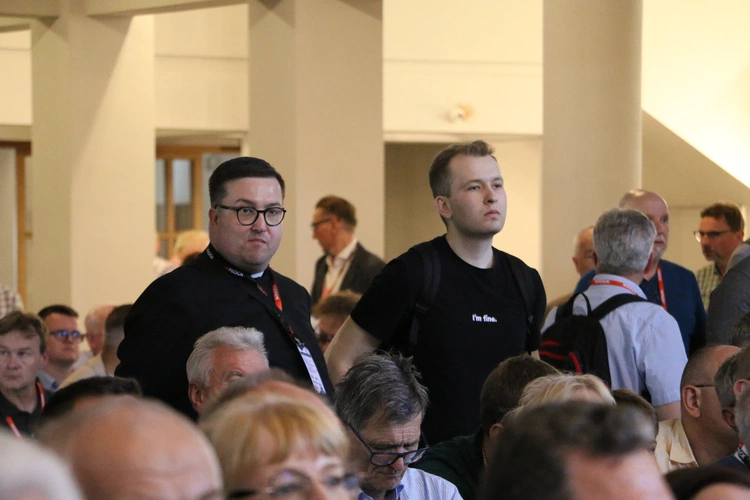 Płock. XII Ogólnopolska Pielgrzymka Nadzwyczajnych Szafarzy Komunii Świętej - cz. III