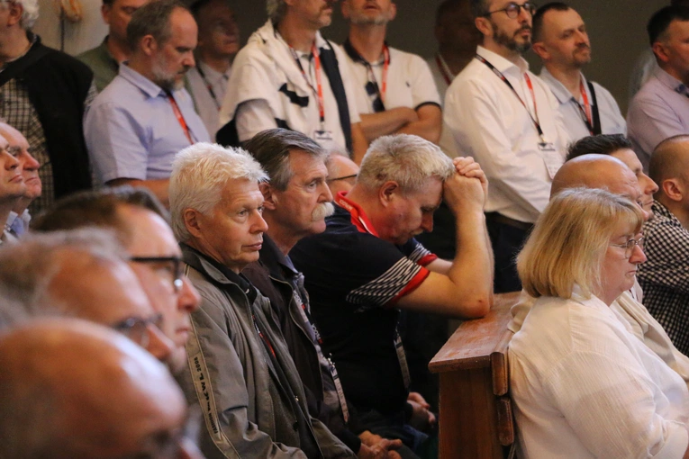 Płock. XII Ogólnopolska Pielgrzymka Nadzwyczajnych Szafarzy Komunii Świętej - cz. III