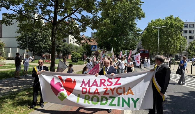Katowice. X Marsz dla Życia i Rodziny [ZDJĘCIA]