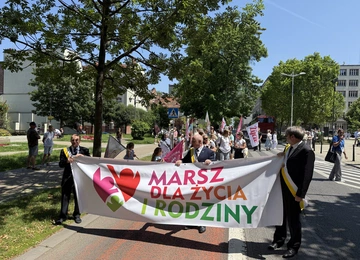Katowice. X Marsz dla Życia i Rodziny [ZDJĘCIA]