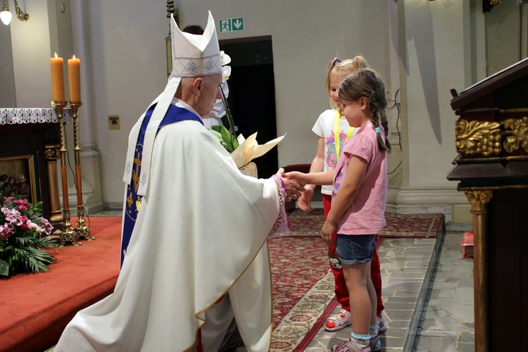 Bp Iwanecki: Zbawienie to prawdziwe trwałe szczęście