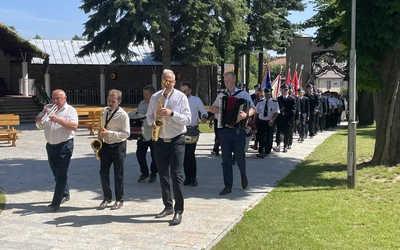 Wspólna modlitwa samorządowców i strażaków