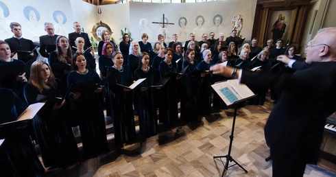 Chór parafii NMP Wspomożenia Wiernych w Zalesiu Dolnym