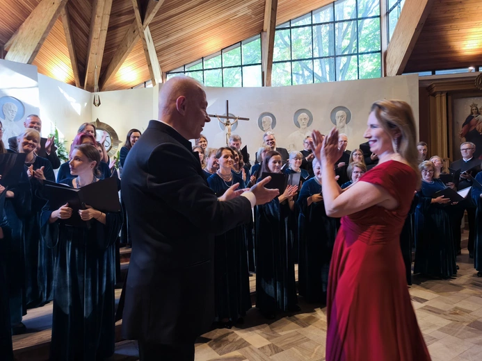 Chór parafii NMP Wspomożenia Wiernych w Zalesiu Dolnym