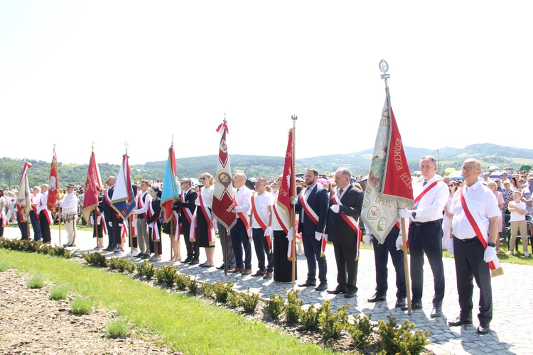 Świadectwo rodzin, apel biskupa i medaliści w służbie Królestwu Bożemu