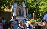 Pielgrzymi na odpuście ku czci Trójcy Świętej