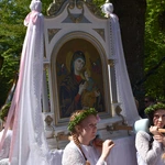 Pielgrzymi na odpuście ku czci Trójcy Świętej