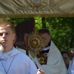 Pielgrzymi na odpuście ku czci Trójcy Świętej