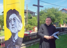 Ksiądz Michał Chmiel jest moderatorem diecezjalnym Ruchu Światło–Życie, duszpasterzem w parafii św. Katarzyny w Tarnowskich Górach-Lasowicach, należy też m.in. do diecezjalnego Zespołu ds. Formacji Młodzieży. Propozycje Ruchu można znaleźć na stronie gliwice.oaza.pl. 