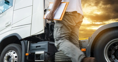 Jak międzynarodowi kierowcy ciężarówek mogą znaleźć stabilną pracę w Niemczech z pełnymi świadczeniami?