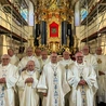 Za pół wieku kapłaństwa dziękowali u Pani Cierpliwie Słuchającej