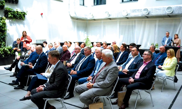Głos w sprawie MOF zabrali przedstawiciele 28 samorządów, wśród nich wójtowie gmin Lipce Reymontowskie, Głuchów, Chąśno czy Rawa Mazowiecka.