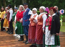 Polsko-Litewski Festiwal Muzyki, Tańca i Tradycji zorganizowały Grupa Działania „Północne Mazowsze” oraz litewskie stowarzyszenie „Kurianti visuomenė”.