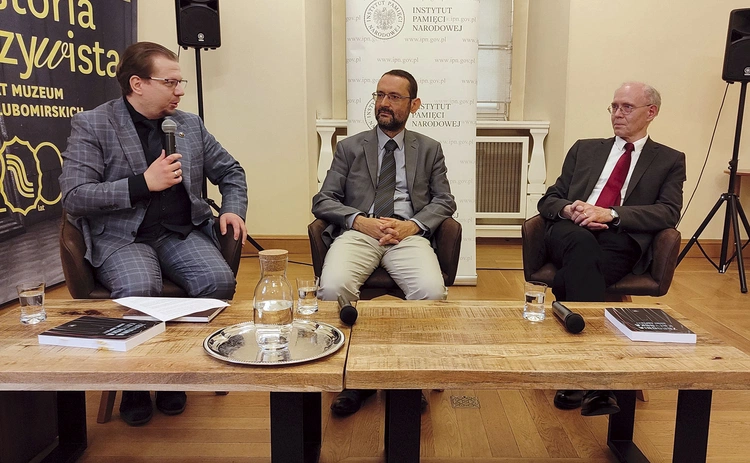 Prelegenci przyznali, że ich książka rzuca nowe światło na tragedię, która dotknęła naród Polski.