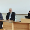 Badacze zastanawiali się, jak pogodzić tytułowe obszary i jak one się przenikają.
