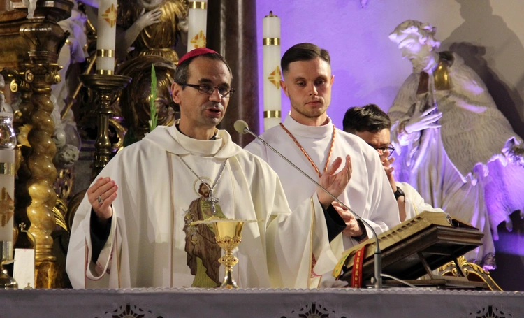"Jak przyjdzie 30 osób, to nie będzie wstydu". Przyszło 10 razy więcej