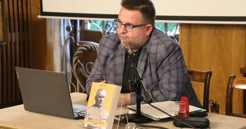 Płock. Prostym językiem o niezwykłym człowieku