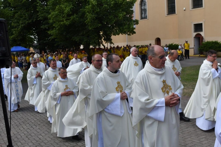 Pielgrzymka osób chorych i z niepełnosprawnością do Rokitna