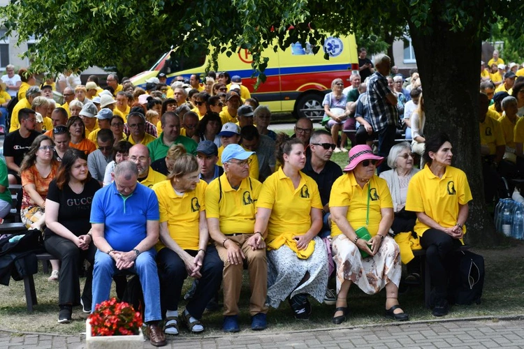 Pielgrzymka osób chorych i z niepełnosprawnością do Rokitna