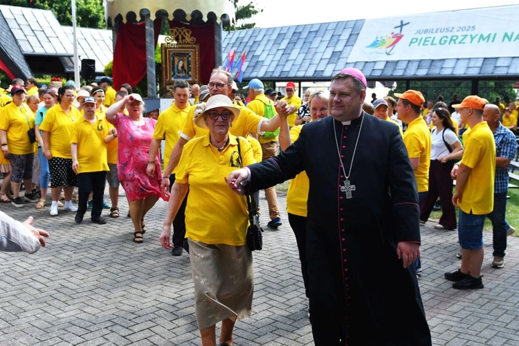 Pielgrzymka osób chorych i z niepełnosprawnością do Rokitna