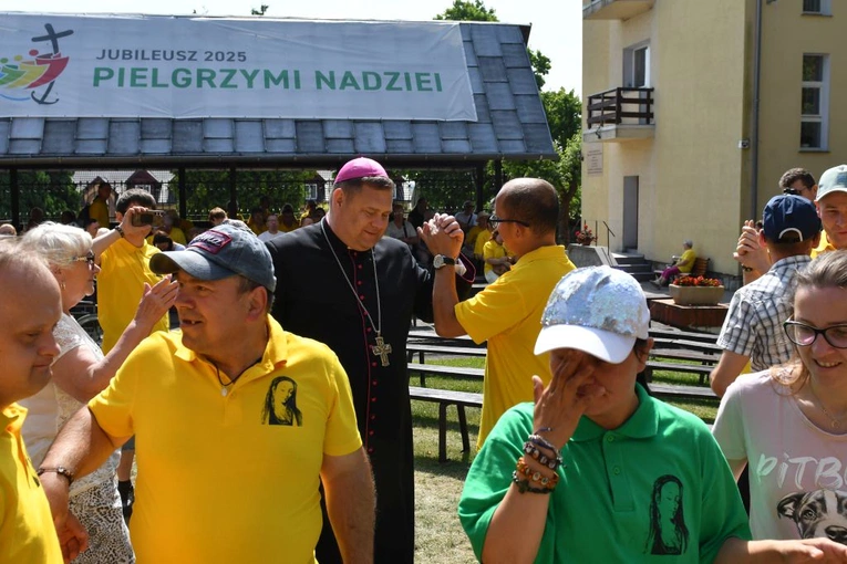 Pielgrzymka osób chorych i z niepełnosprawnością do Rokitna