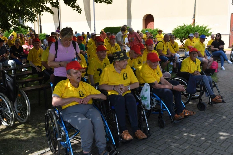 Pielgrzymka osób chorych i z niepełnosprawnością do Rokitna