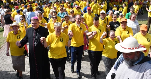 Pielgrzymka osób chorych i z niepełnosprawnością do Rokitna