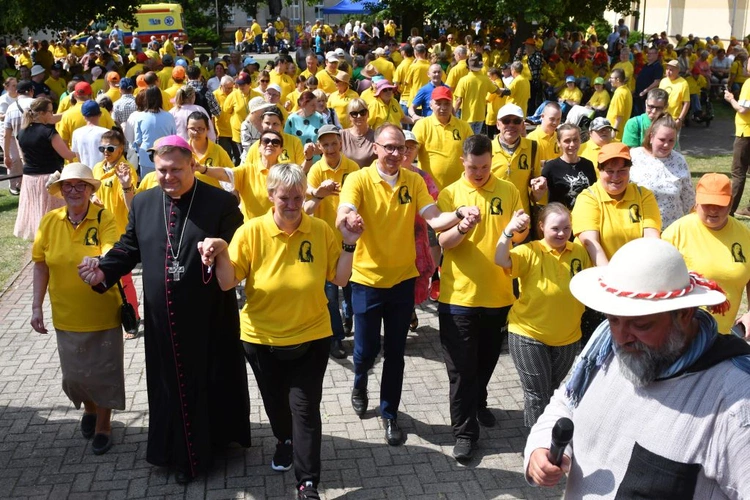 Pielgrzymka osób chorych i z niepełnosprawnością do Rokitna