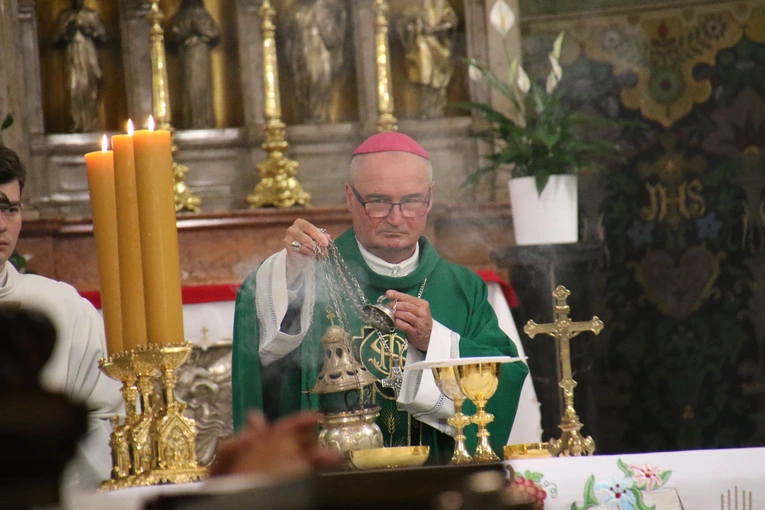 Płock. Msza za papieża