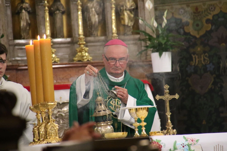 Płock. Msza za papieża