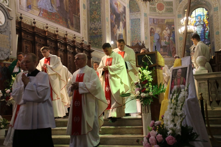 Płock. Msza za papieża