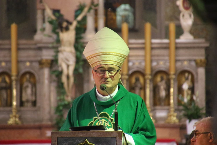 Płock. Msza za papieża